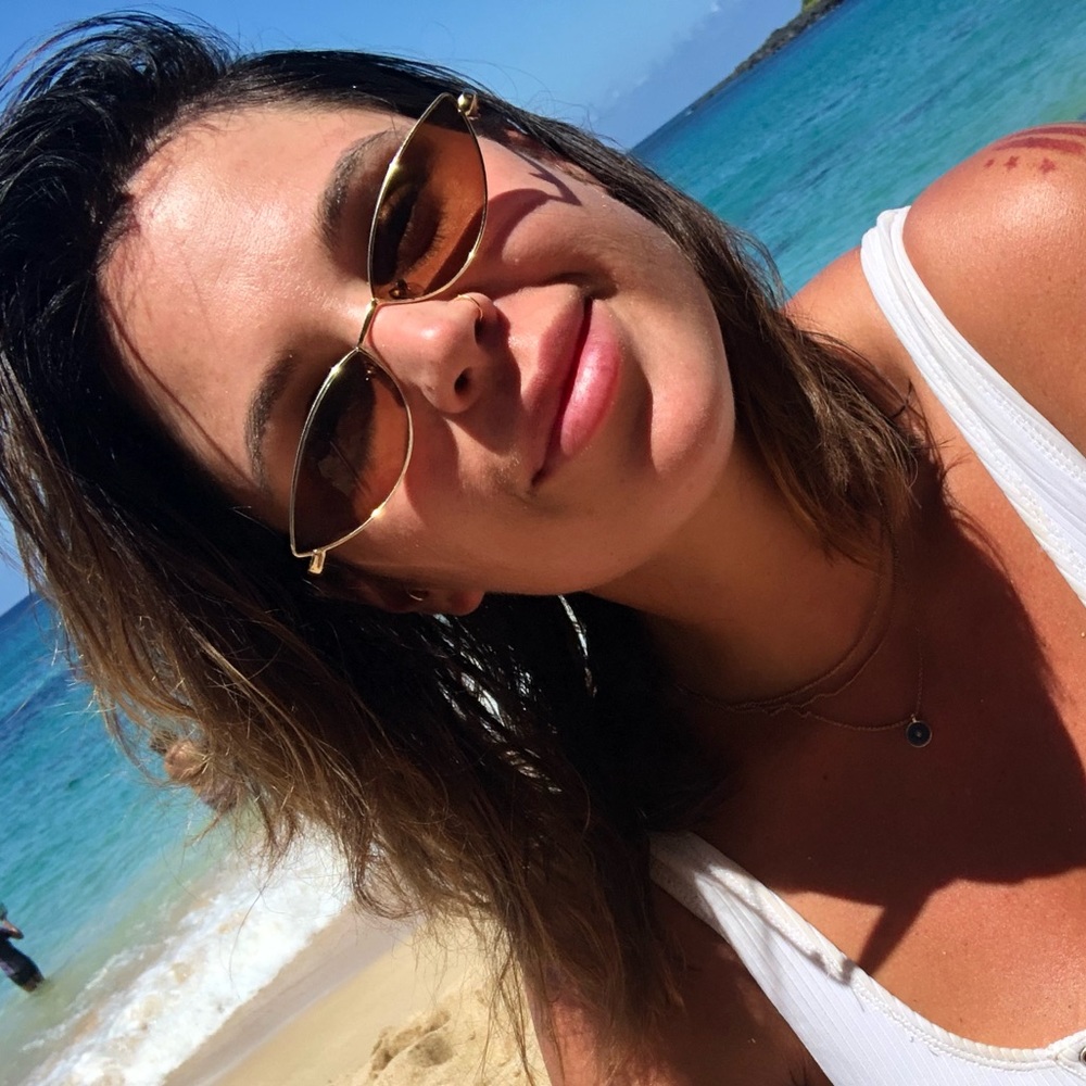 Meet your Posher, Roxana